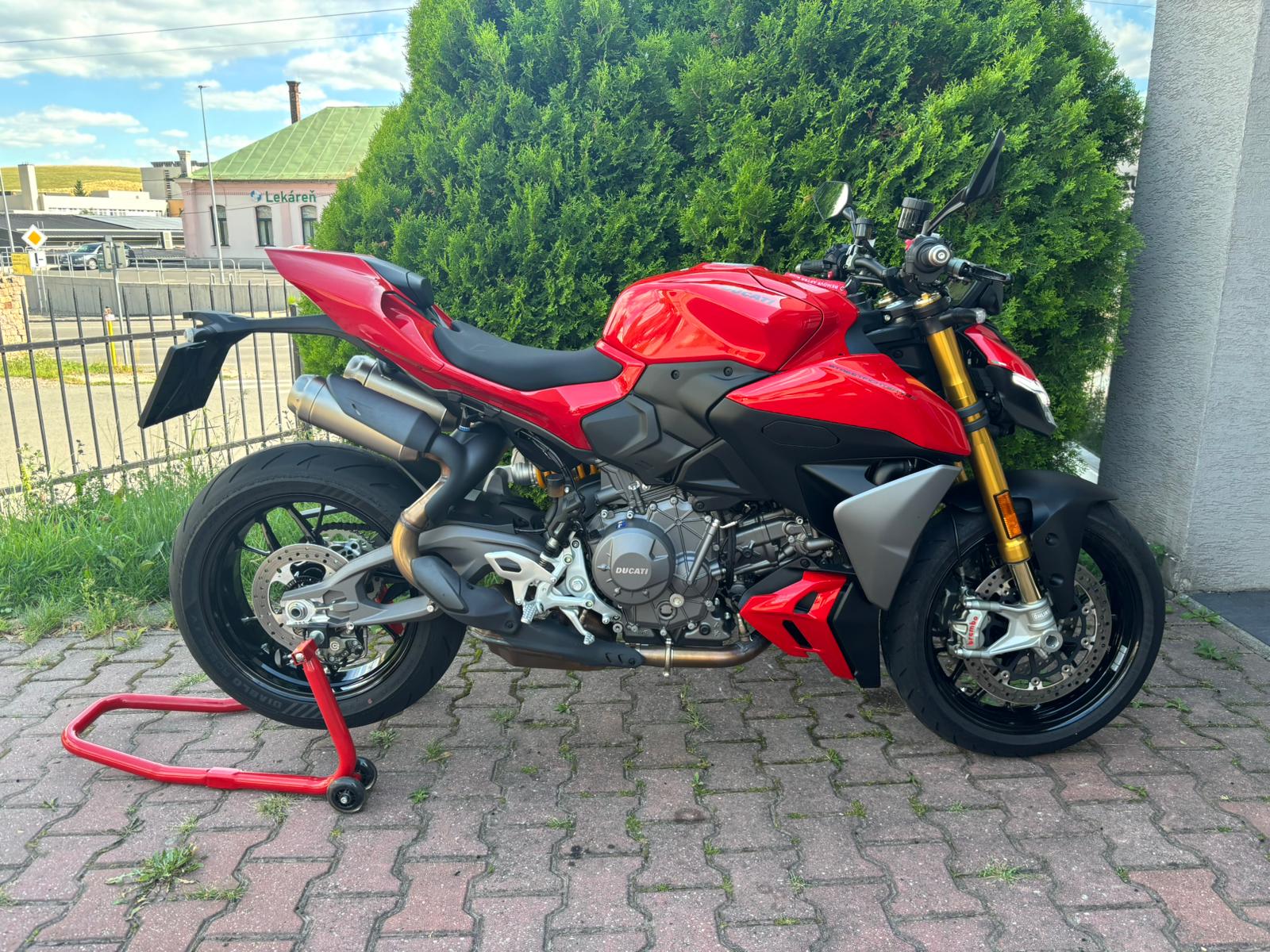 DUCATI STREETFIGHTER V2 S