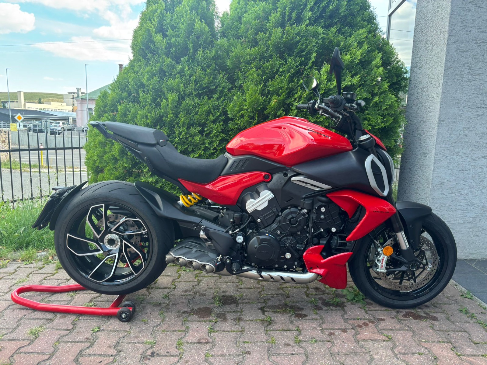 DUCATI DIAVEL V4 FULL AKRAPOVIC