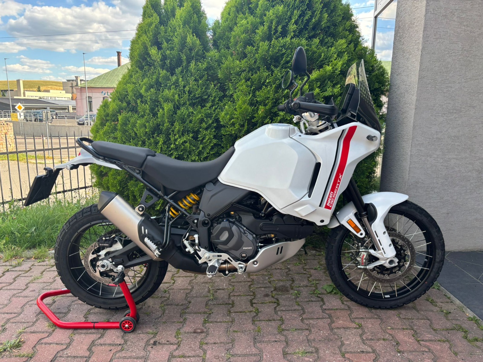 DUCATI DESERT X