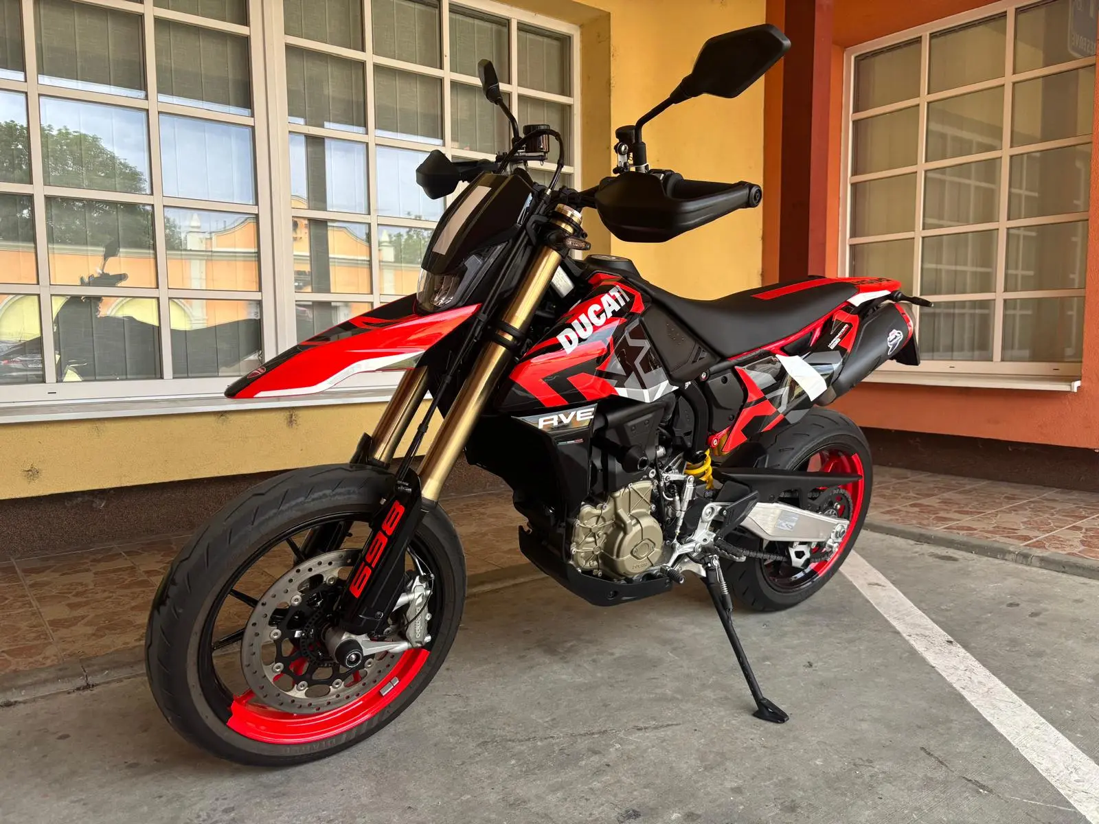 HYPERMOTARD 698 RVE