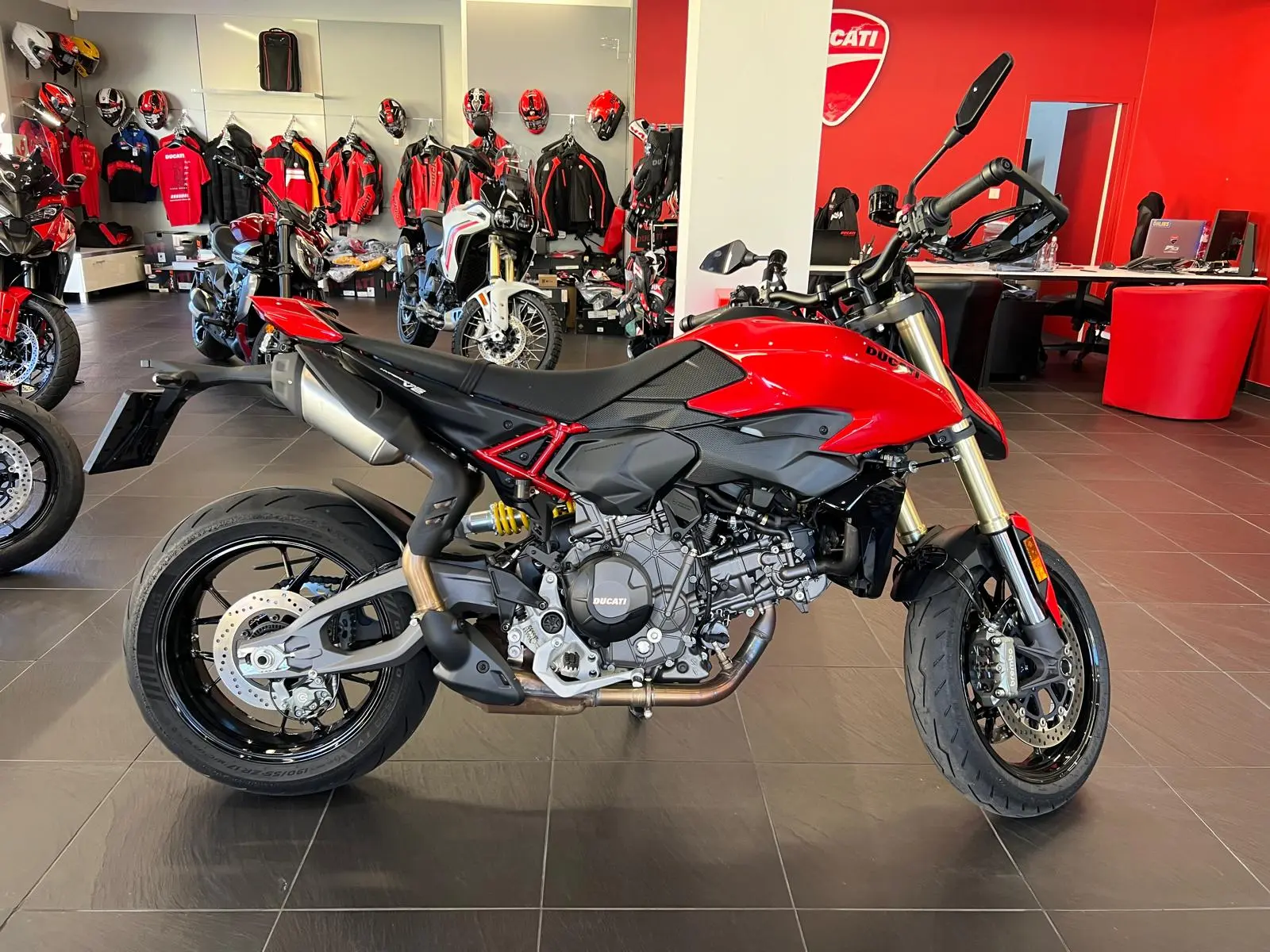 HYPERMOTARD V2