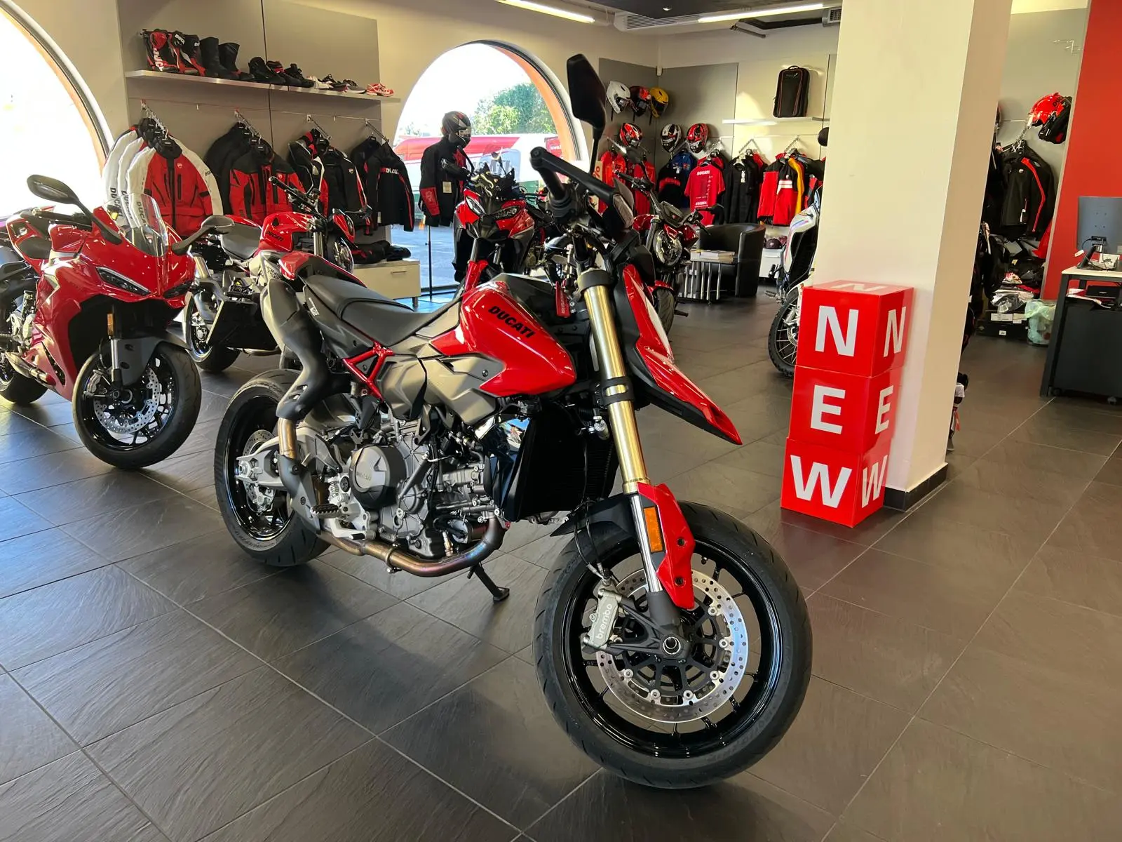 HYPERMOTARD V2