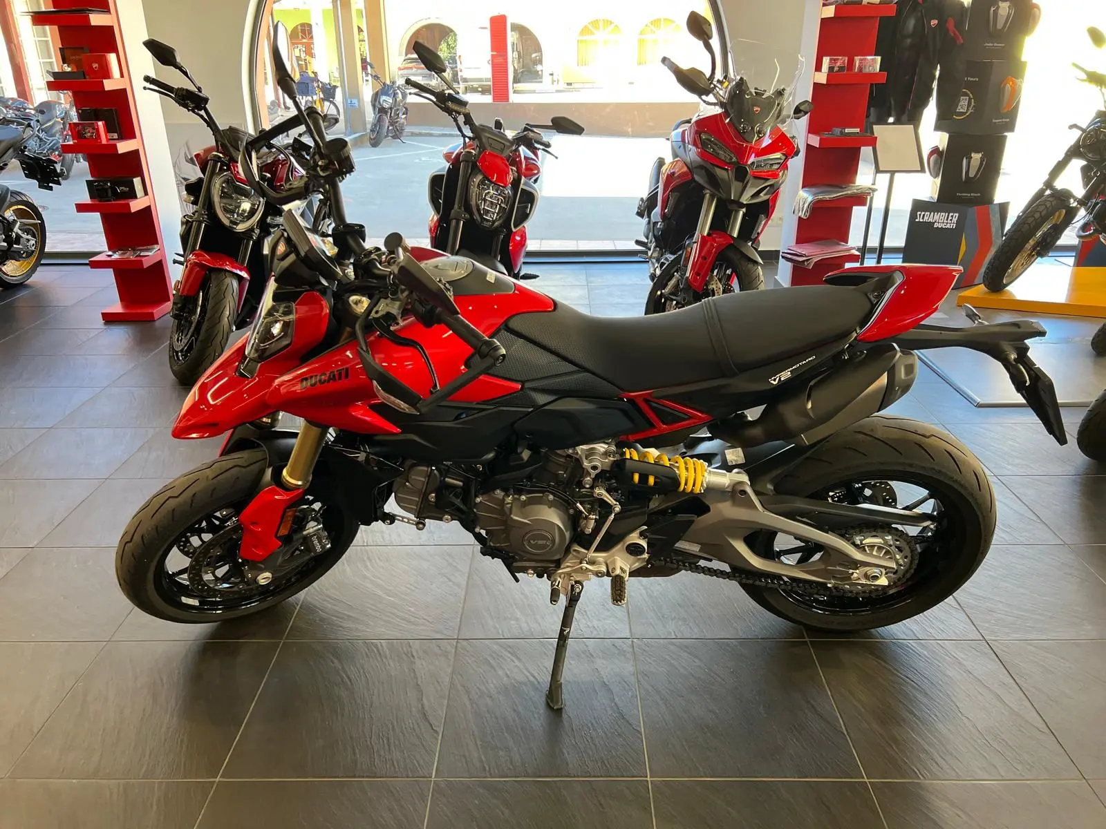HYPERMOTARD V2