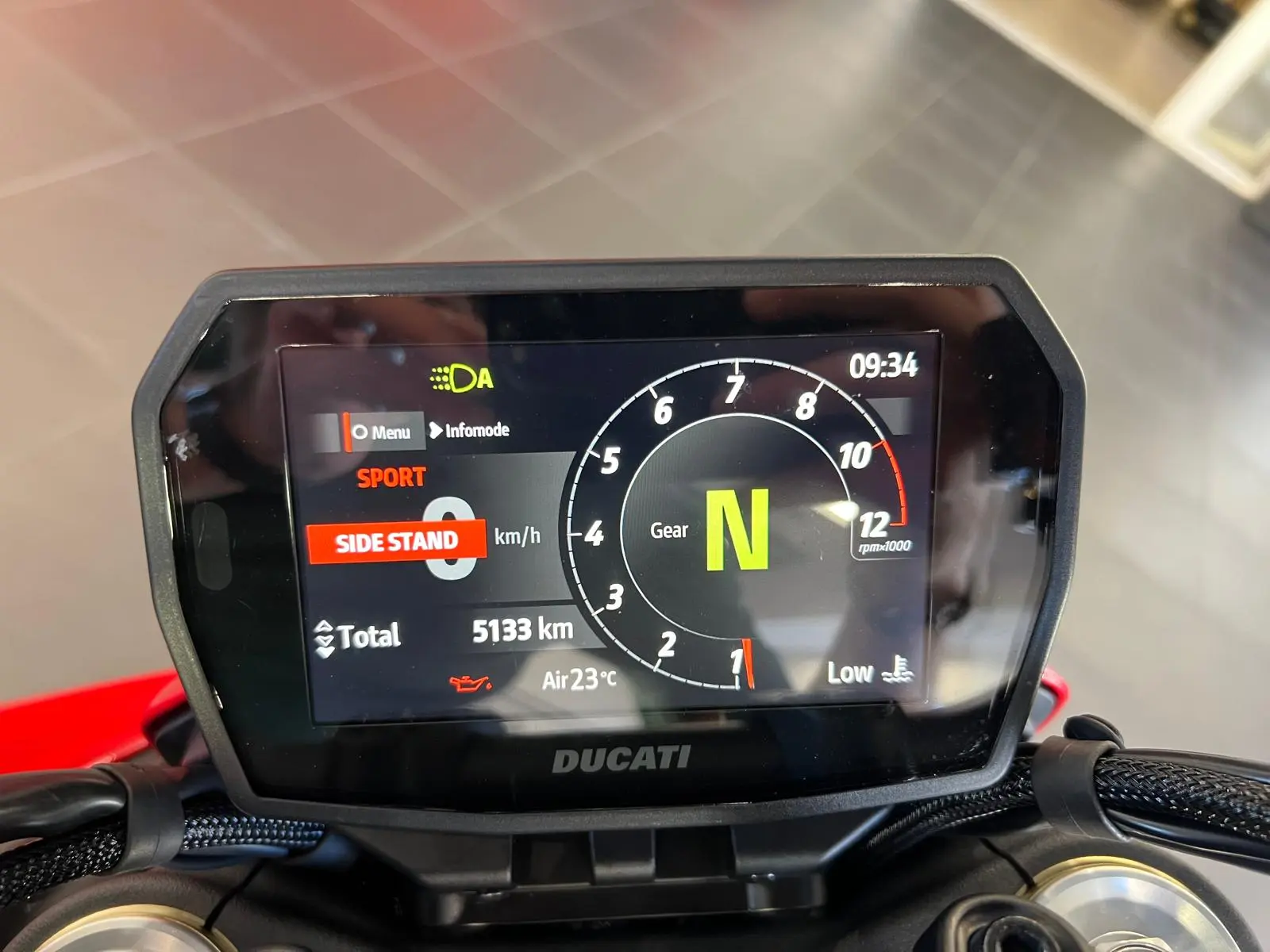 HYPERMOTARD V2