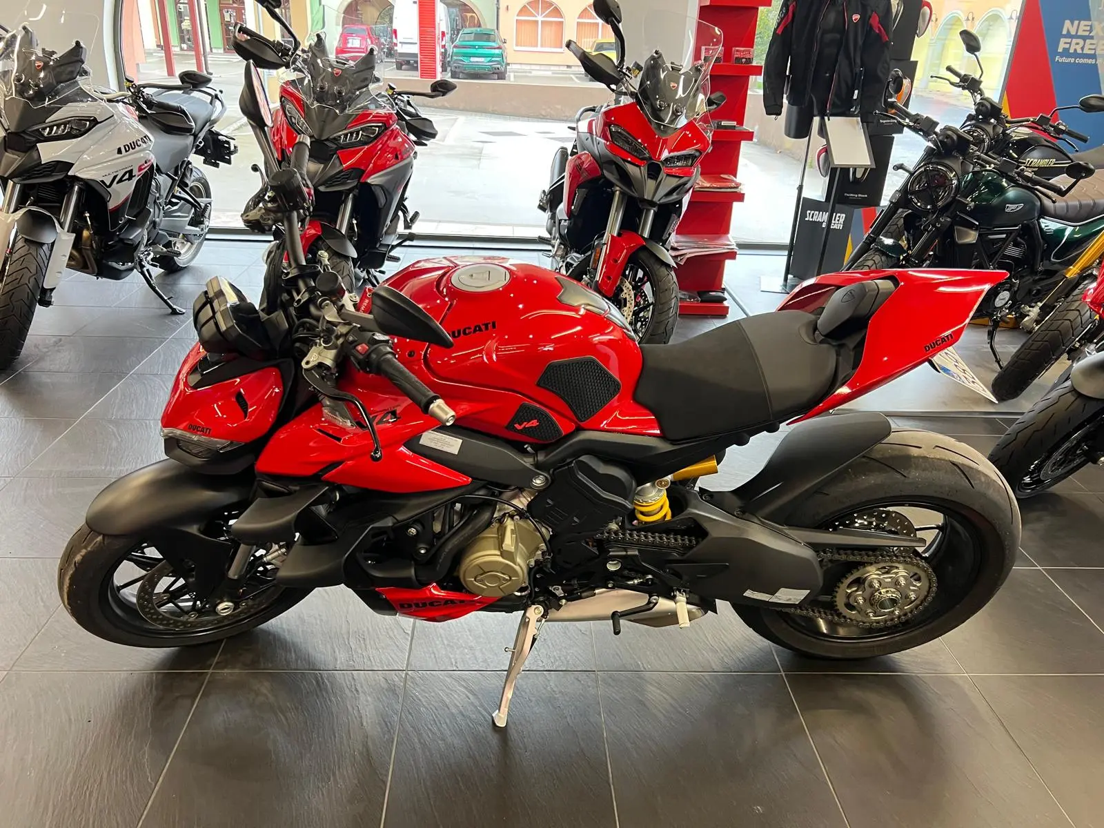 Ducati Streetfighter V4