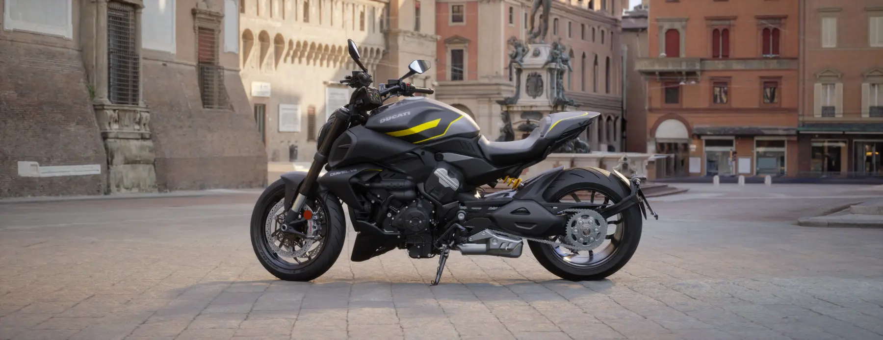 Diavel V4 Dark Stealth Yellow - 3