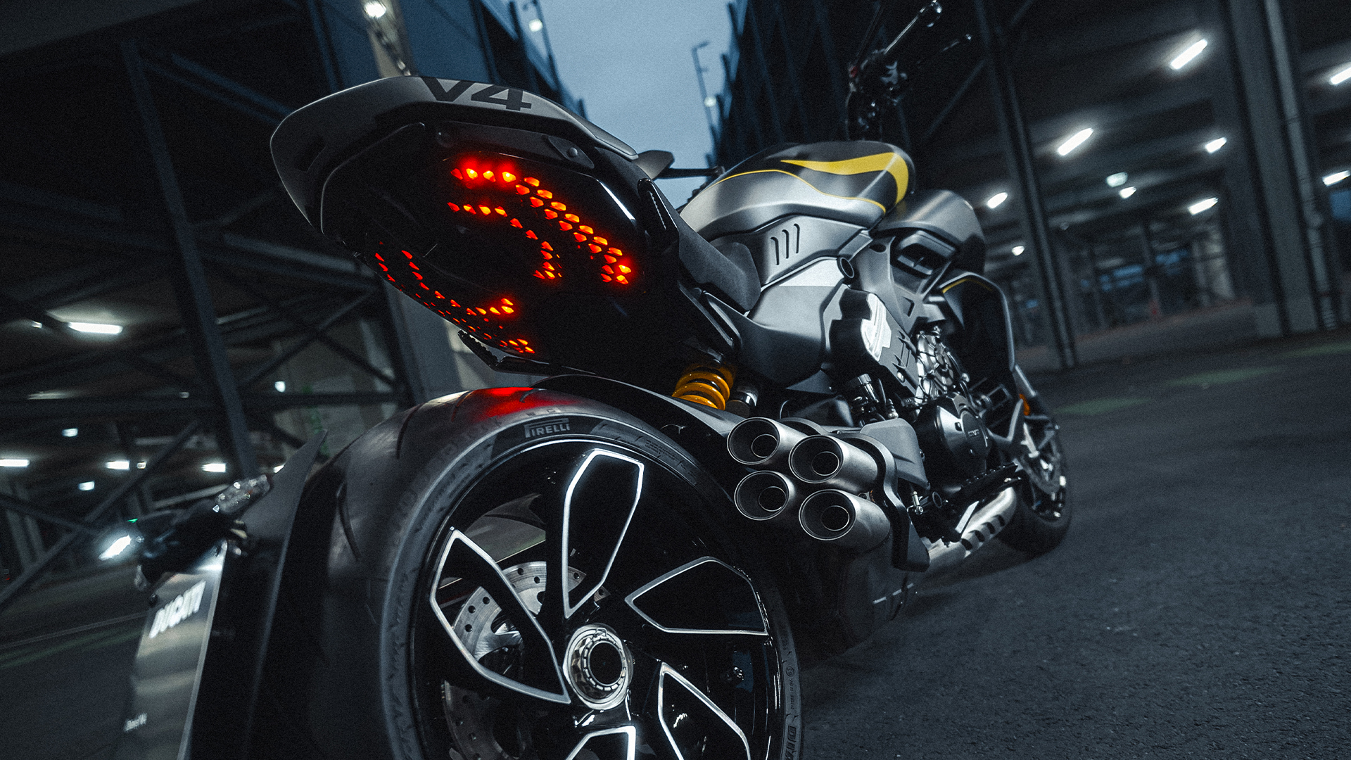 Diavel V4 Dark Stealth Yellow - 3