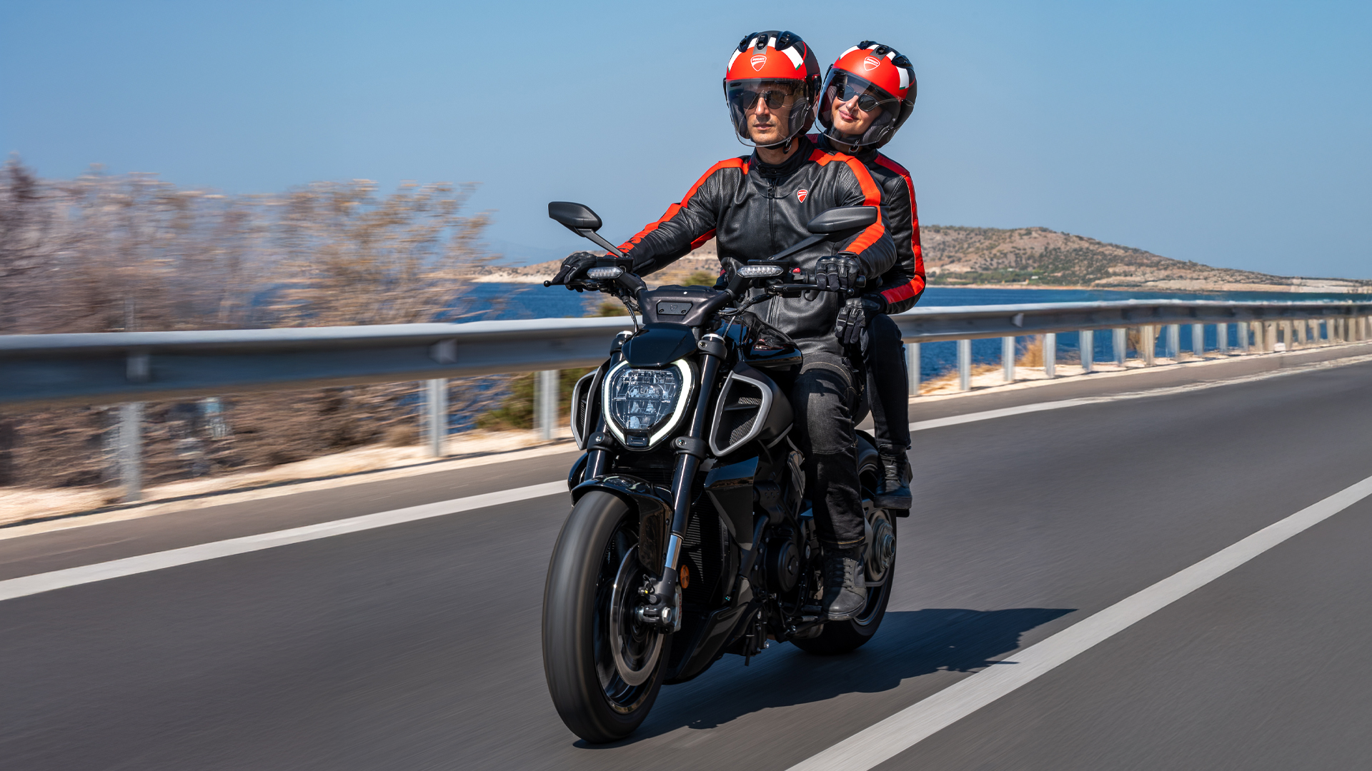 Diavel V4 Dark Stealth Yellow - 2
