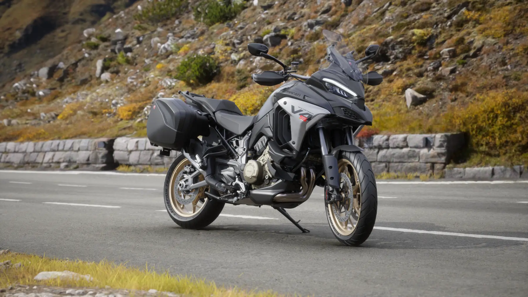 Multistrada V4S Black Gold - 4