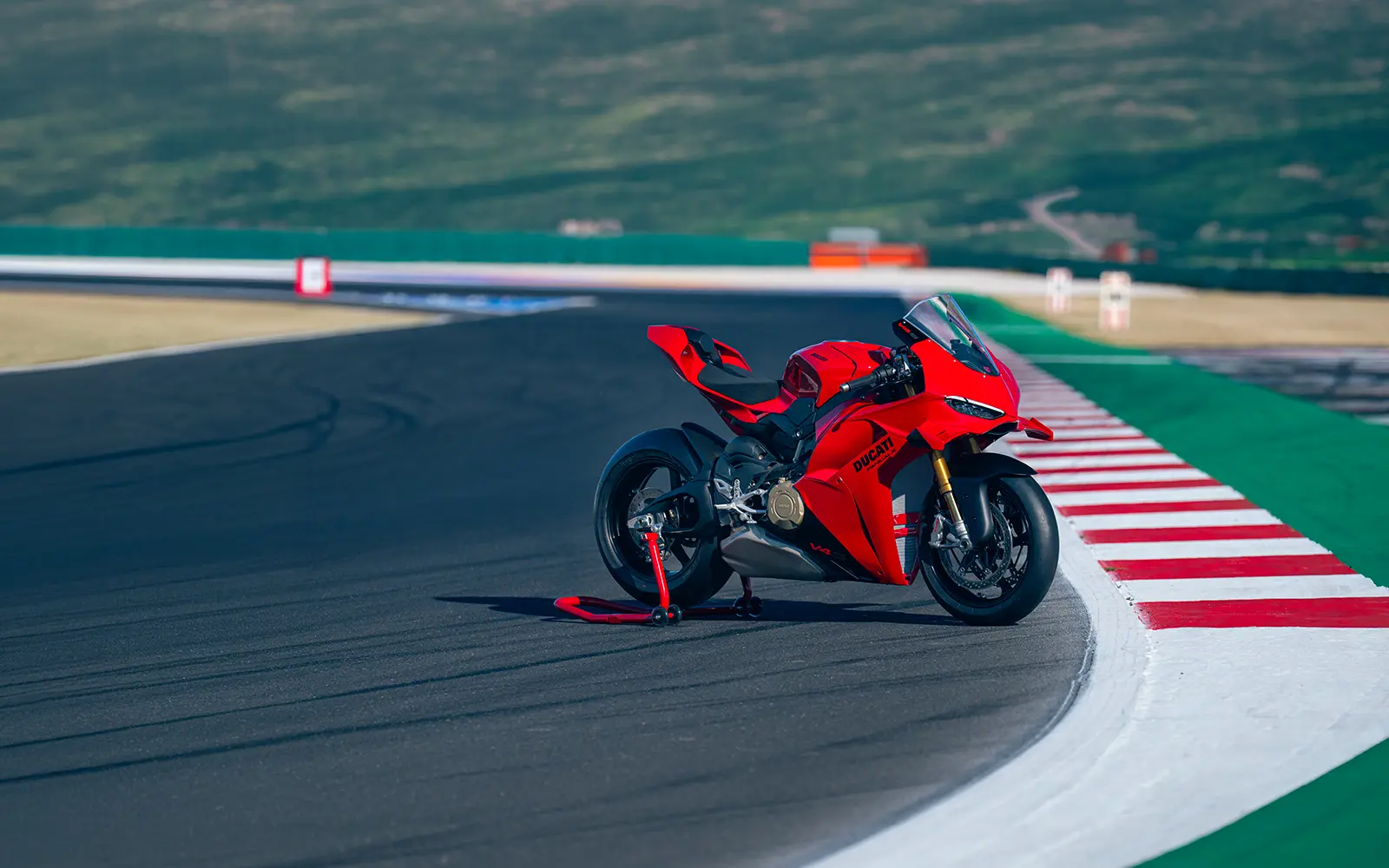 Nová Panigale V4 2027
