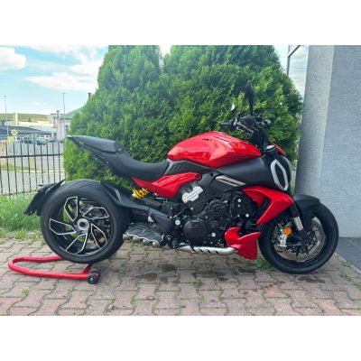 DUCATI DIAVEL V4 FULL AKRAPOVIČ