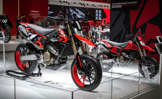 Hypermotard 698 Mono RVE: "Najkrajší motocykel" výstavy EICMA 2023