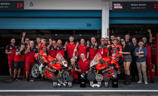 Aruba.it Racing - Ducati je už štvrtý rok po sebe korunovaná za tímového majstra sveta WSBK Aruba.it Racing - Ducati je už štvrtý rok po sebe korunovaná za tímového majstra sveta WSBK