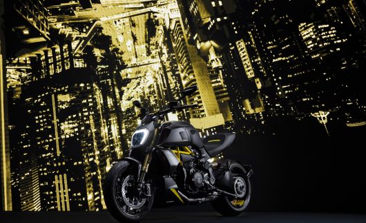 „Lights on me“: nová verzia „Black and Steel“ pre Diavel 1260 S