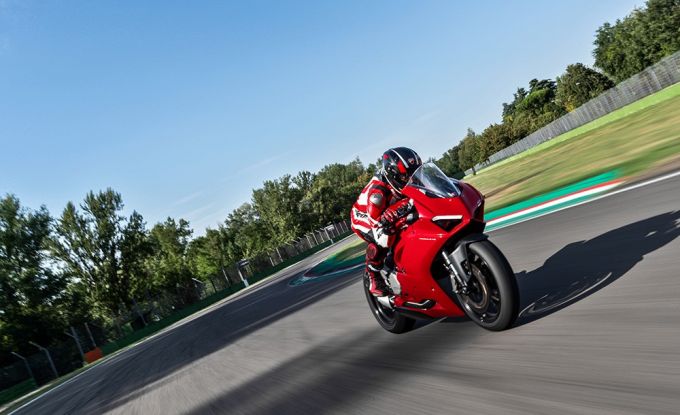 Panigale V2