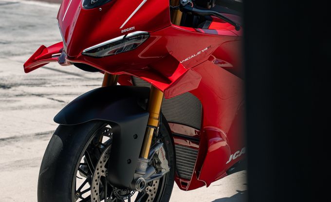 Panigale V4 R