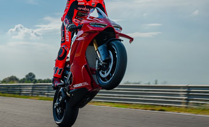 Panigale V4 R