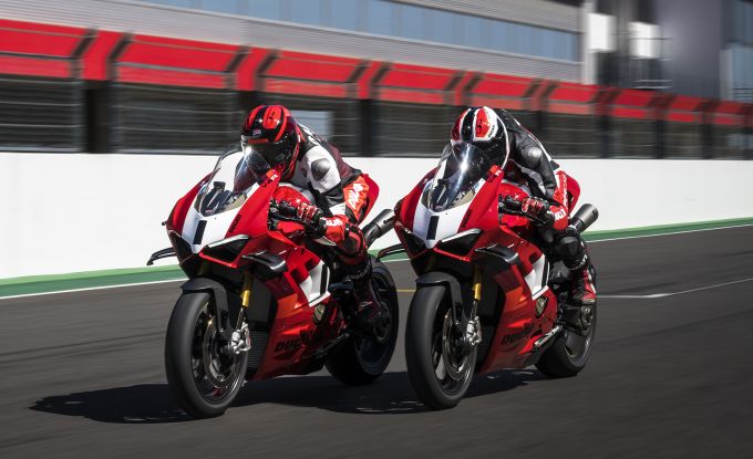 Panigale V4 R