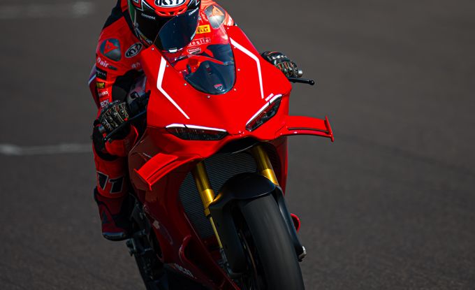 Panigale V4 R