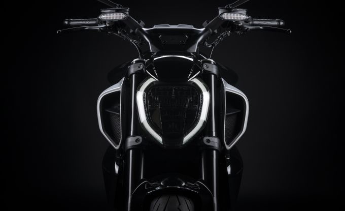 Diavel V4